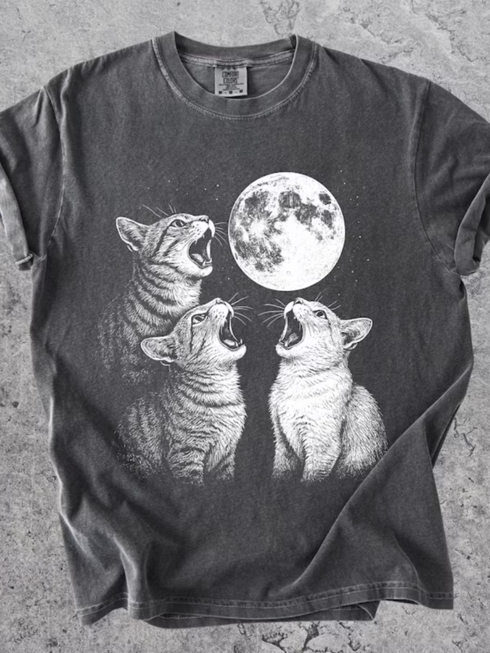 Comfort Pepper Tee with White Howling Cat Trio and Moon Graphic